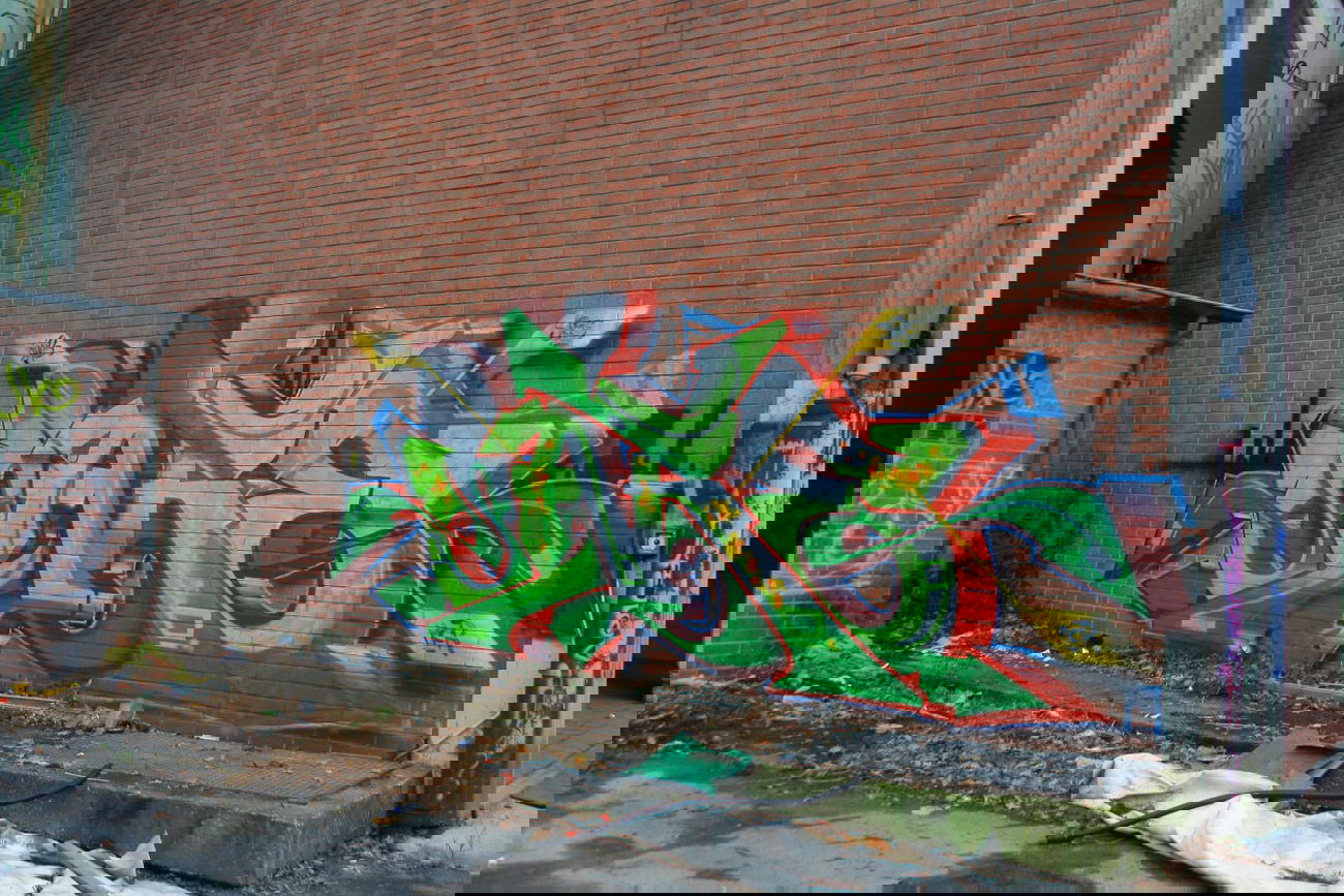 Graffiti Wall - Photo by SareOne_DmbMcr - sare (2012)