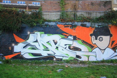 Graffiti Wall - Photo by SareOne_DmbMcr - sare, dmb, mcr (2013)