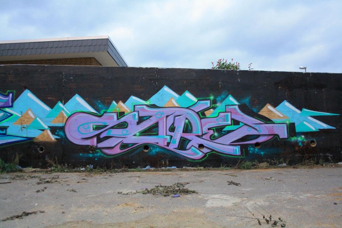 Graffiti Wall - Photo by SareOne_DmbMcr - sare, dmb, mcr (2013)