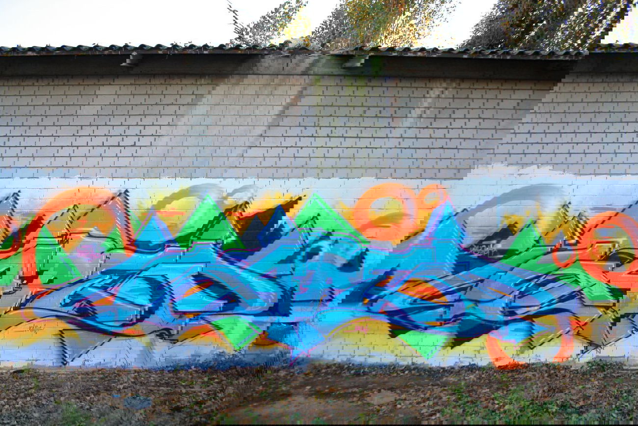 Graffiti Wall - Photo by SareOne_DmbMcr - sare, dmb, mcr (2013)