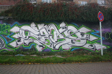 Graffiti Wall - Photo by SareOne_DmbMcr - sare, dmb, mcr (2013)
