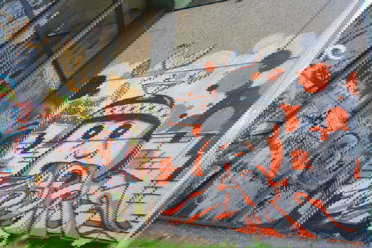 Graffiti Wall - Photo by SareOne_DmbMcr - sare, dmb, mcr (2014)