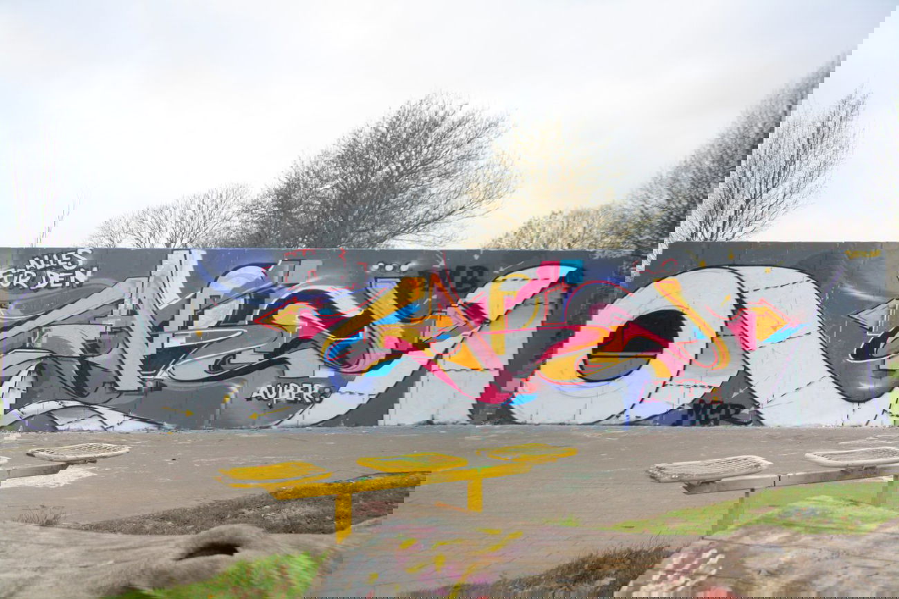 Graffiti Wall - Photo by SareOne_DmbMcr - sare, dmb, mcr (2014)