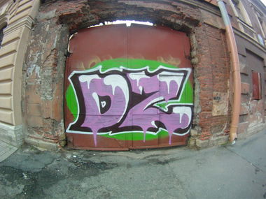 Graffiti Bombing in Saint.p - Photo by Sasha - DZ (2013)
