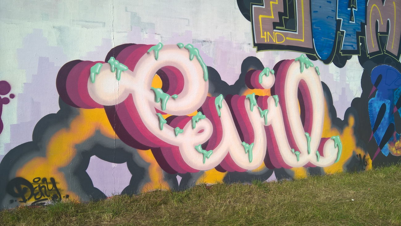 Graffiti Wall - Photo by Savior - evil, yndia (2016)