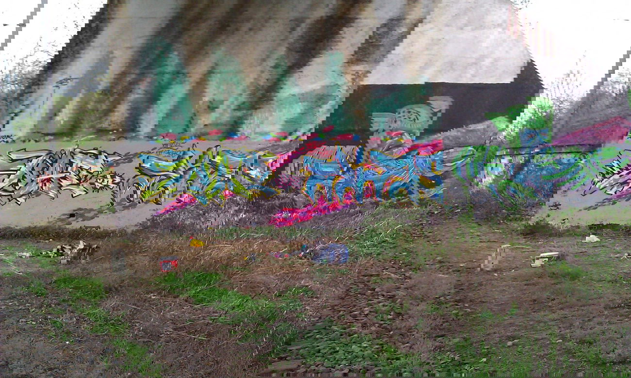 Graffiti Wall - Photo by Sayker9 - enot, (enat), kifs