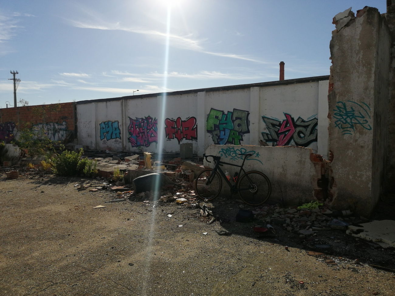 Graffiti Wall in Montijo - Photo by Scalp64