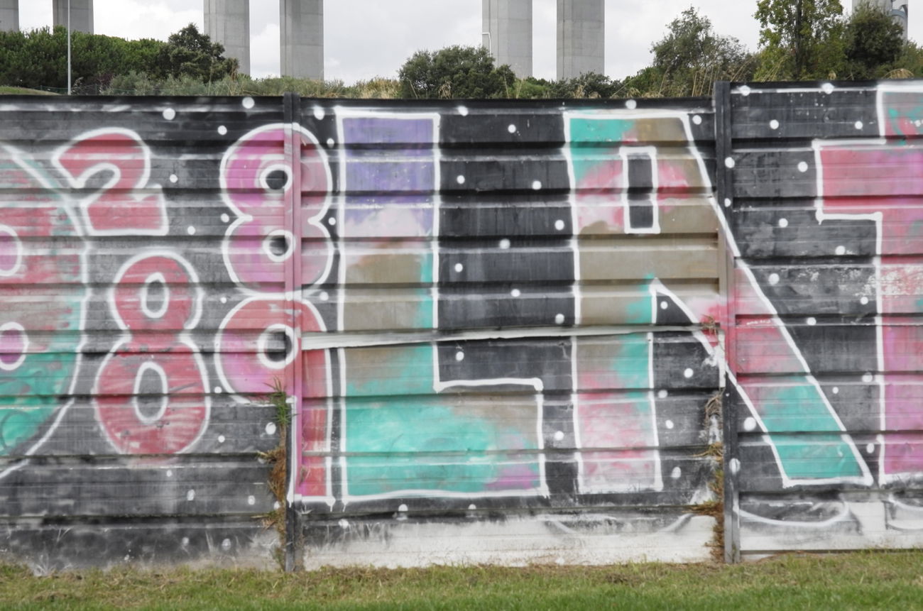 Graffiti Wall in Lissabon - Photo by Scalp64