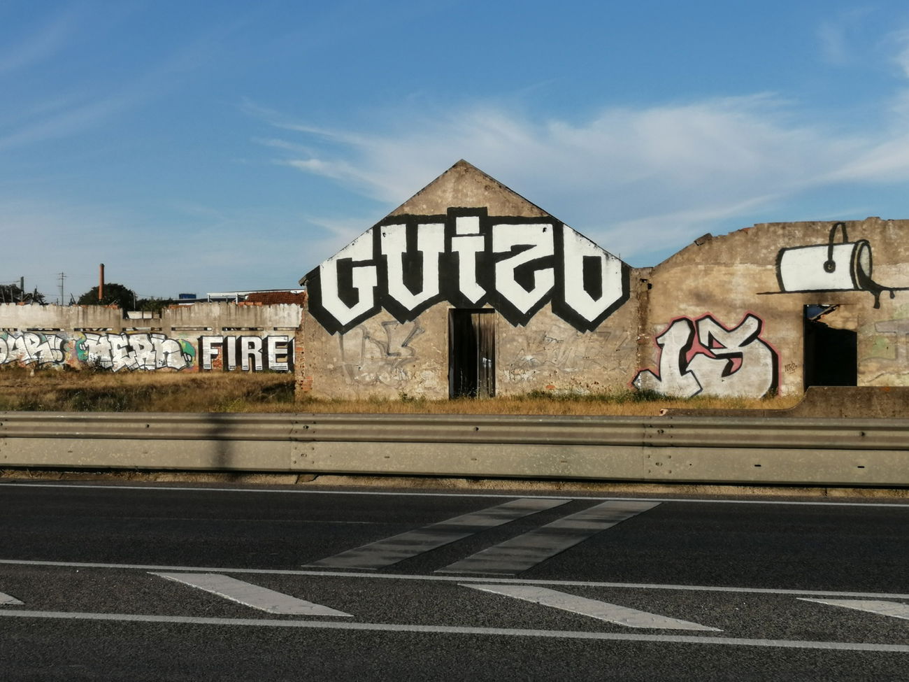 Graffiti Wall in Montijo - Photo by Scalp64