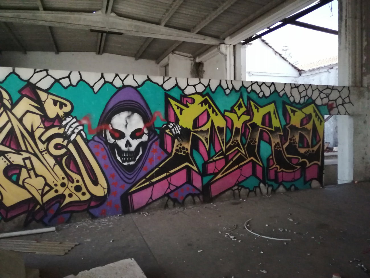 Graffiti Wall in Montijo - Photo by Scalp64
