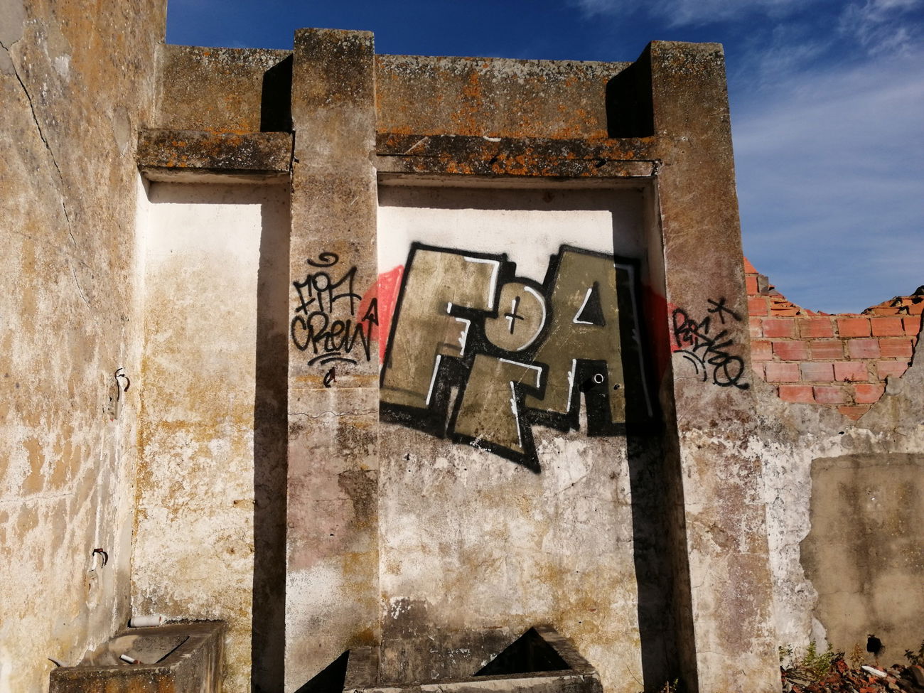 Graffiti Wall in Montijo - Photo by Scalp64