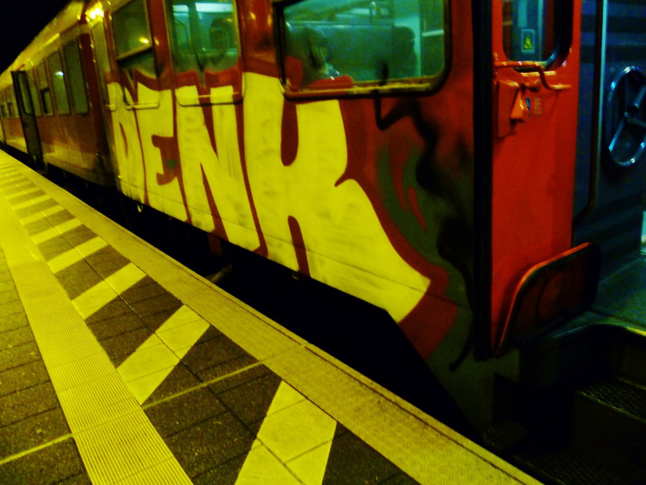 Graffiti Wall - Photo by Schandiztat