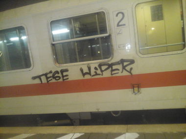 Graffiti Train - Photo by Schandiztat - tese, hiper