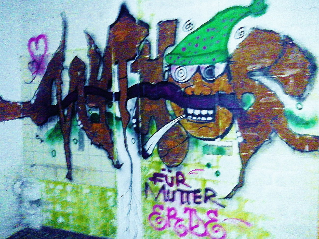 Graffiti Wall - Photo by Schandiztat