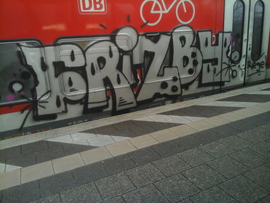 Graffiti Train - Photo by Schandiztat - frizby