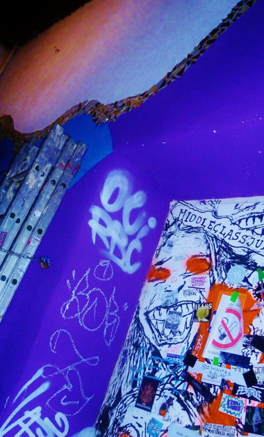 Graffiti Wall - Photo by Schandiztat