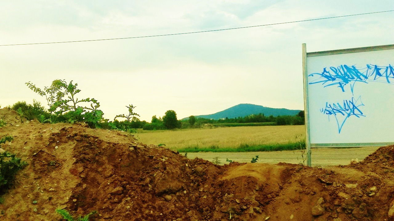 Graffiti Wall - Photo by Schandiztat