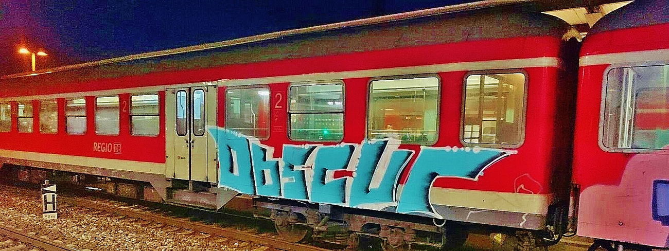Graffiti Train - Photo by Schandiztat - obscur