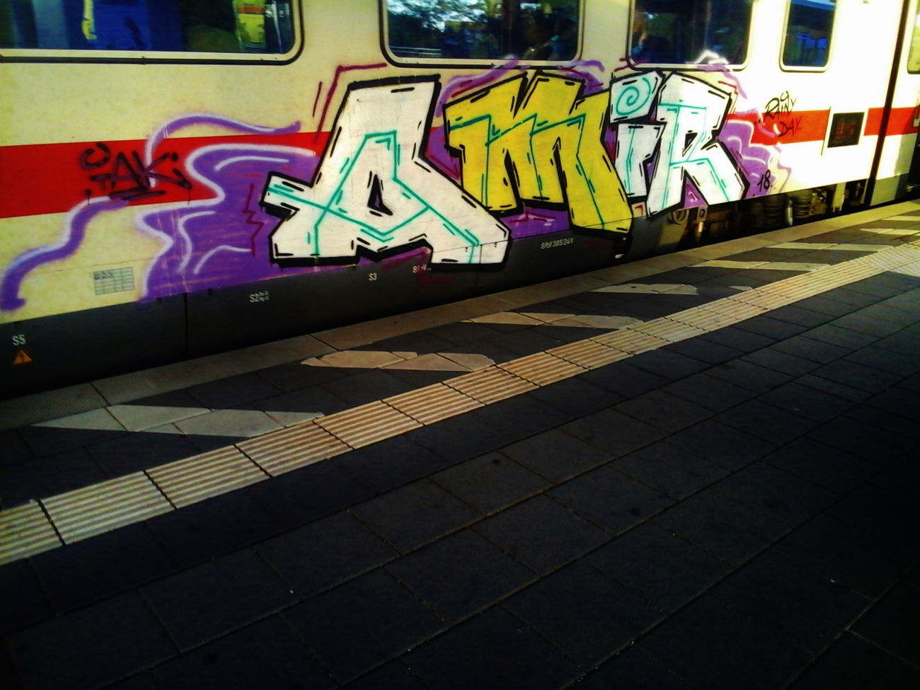 Graffiti Train - Photo by Schandiztat