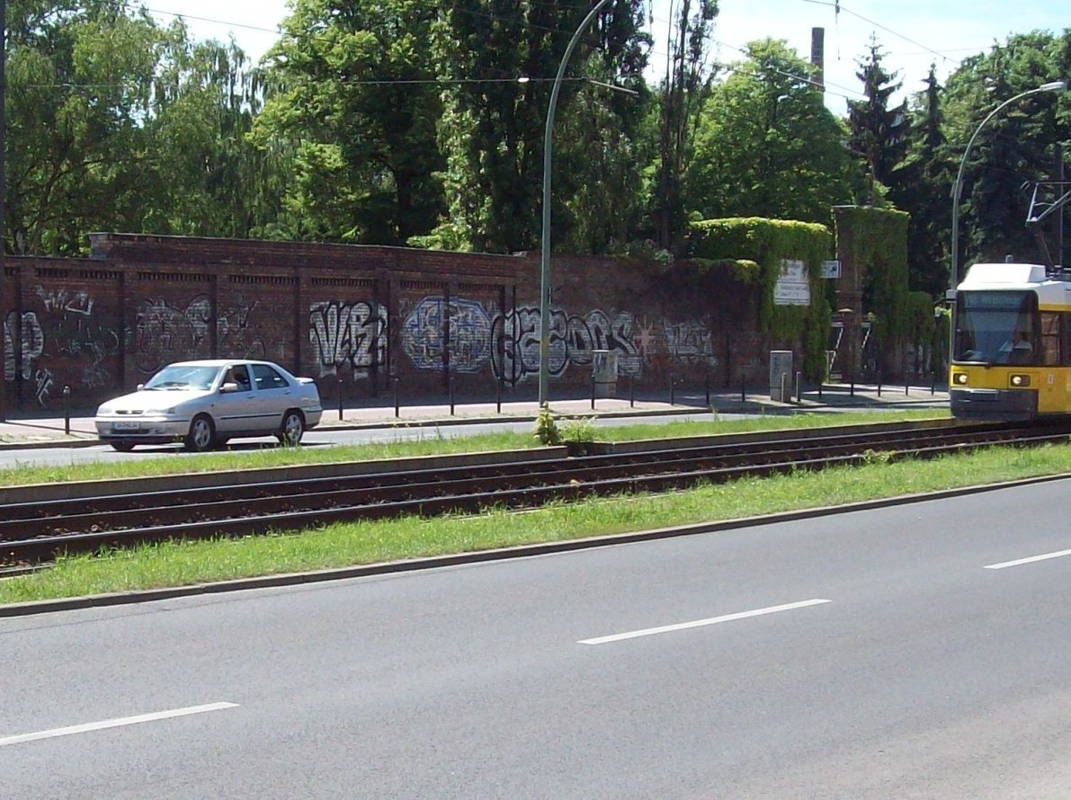 Graffiti Bombing - Photo by Schmierfink030