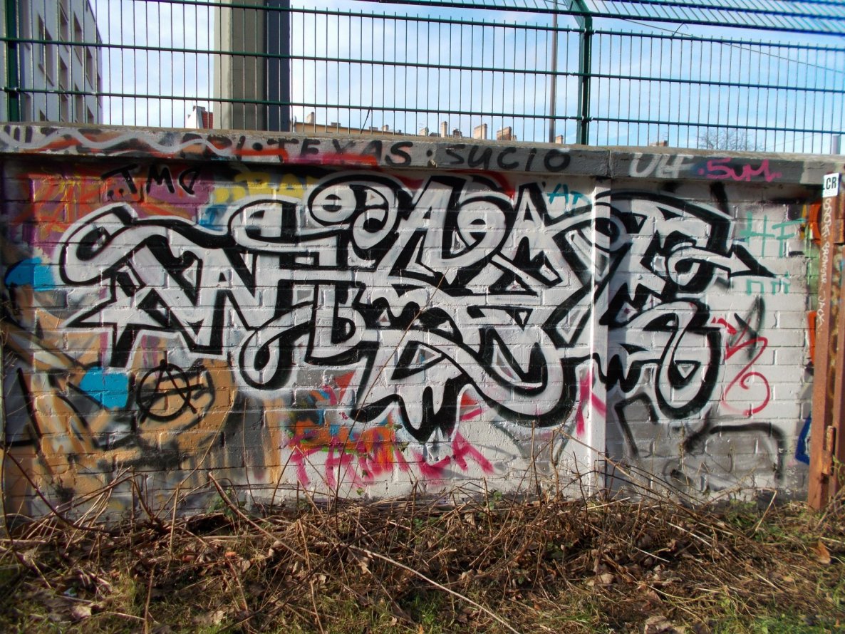 Graffiti Wall - Photo by Schmierfink030 - wisoe