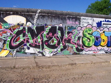 Graffiti Wall - Photo by Schmierfink030 - cmok (2000)