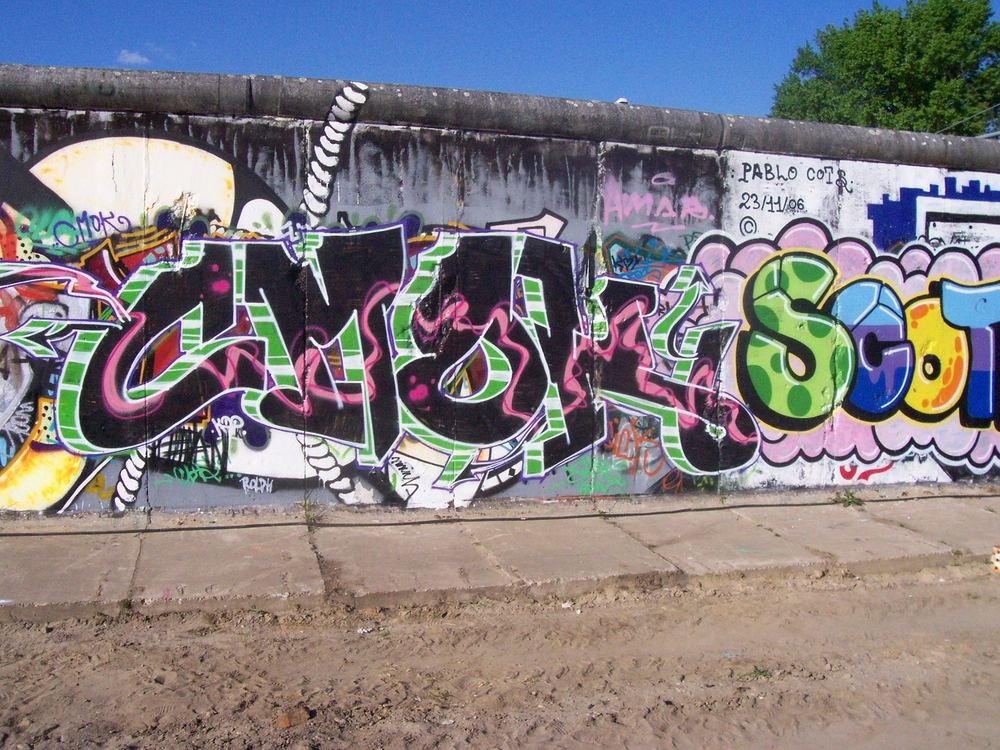 Graffiti Wall - Photo by Schmierfink030 - cmok (2000)