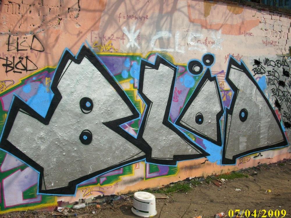 Graffiti Wall - Photo by Schmierfink030 - Blöd