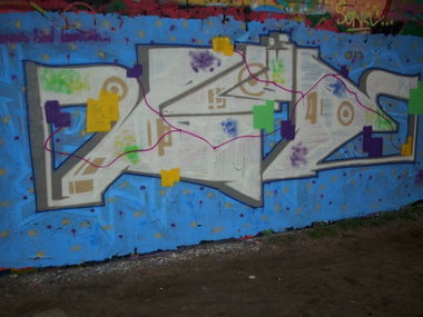 Graffiti Wall in Berlin - Photo by Schmierfink030 - Blöd (2003)