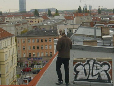Graffiti Bombing in Berlin - Photo by Schmierfink030 - vlr