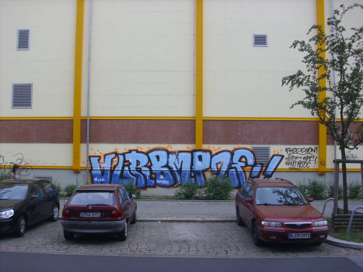 Graffiti Bombing in Berlin - Photo by Schmierfink030 - VLR, BMP, 2F