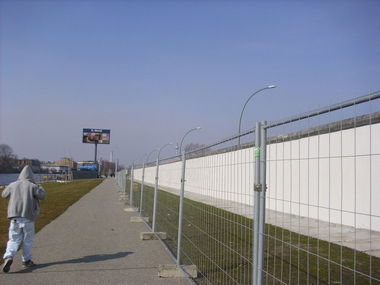 Graffiti Artwork in Berlin - Photo by Schmierfink030 - berliner-mauer