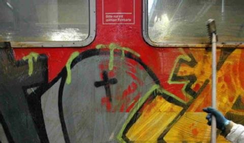 Graffiti Artwork - Photo by Schmierfink030 - buff