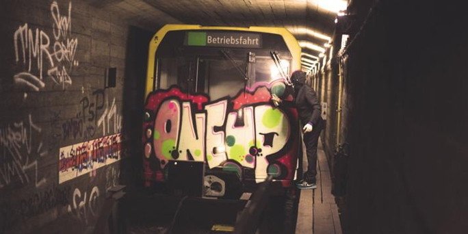 Graffiti Train in Berlin - Photo by Schmierfink030 - 1up, one, up