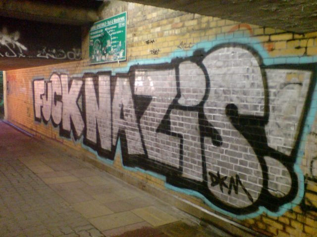 Graffiti Bombing in Berlin - Photo by Schmierfink030 - FUCK, NAZIS