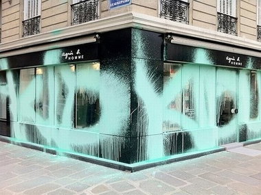 Graffiti Bombing - Photo by Schmierfink030 - kidult