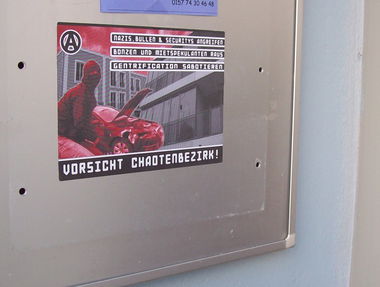 Graffiti Street Art in Berlin - Photo by Schmierfink030 - VORSICHT, CHAOTENBEZIRK