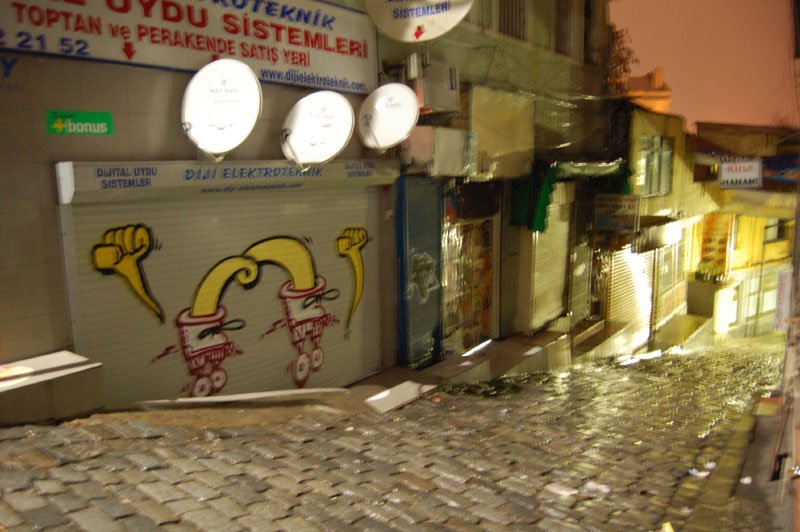 Graffiti Wall in Istanbul - Photo by Schmierfink030 - kripoe