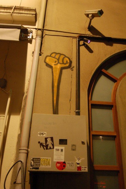 Graffiti Street Art in Istanbul - Photo by Schmierfink030 - kripoe