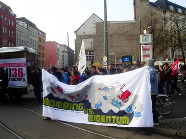 Graffiti Artwork in Berlin - Photo by Schmierfink030 - Graffiti-Demo, CBS