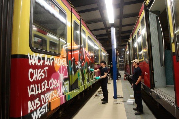 Graffiti Train in Berlin - Photo by Schmierfink030 - HACF