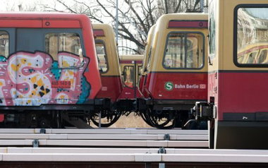 Graffiti Train in Berlin - Photo by Schmierfink030 - S, -Bahn