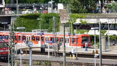 Graffiti Train in Hamburg - Photo by Schmierfink030 - hh