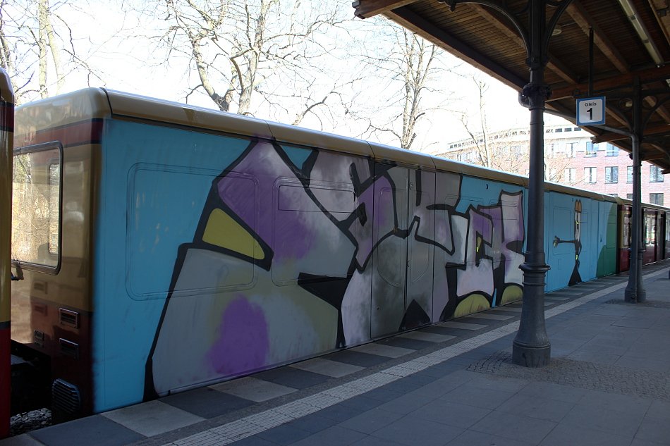 Graffiti Train in Berlin - Photo by Schmierfink030 - HSK, TCK