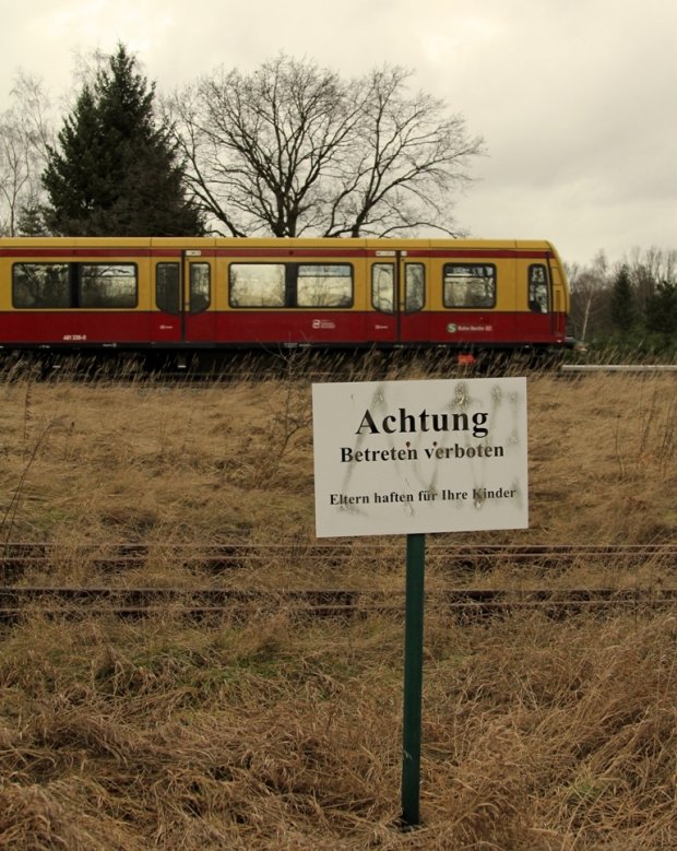 Graffiti Artwork in Berlin - Photo by Schmierfink030 - Achtung