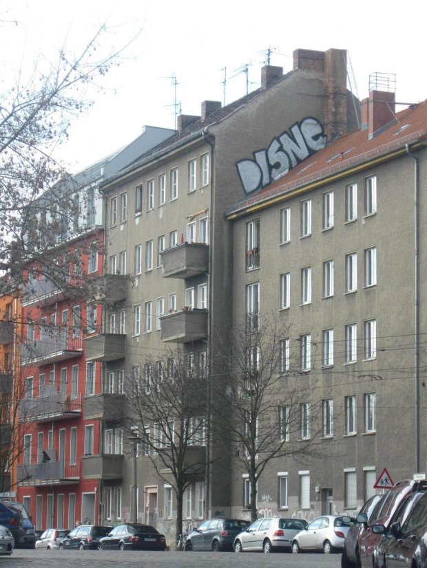 Graffiti Bombing in Berlin - Photo by Schmierfink030 - disne