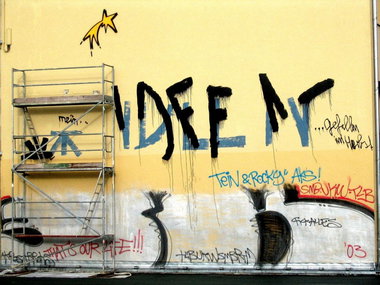 Graffiti Bombing in Berlin - Photo by Schmierfink030 - 3k, idee