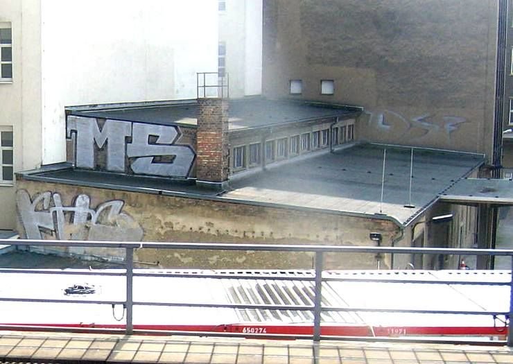 Graffiti Bombing in Berlin - Photo by Schmierfink030 - ms, khc, dsf