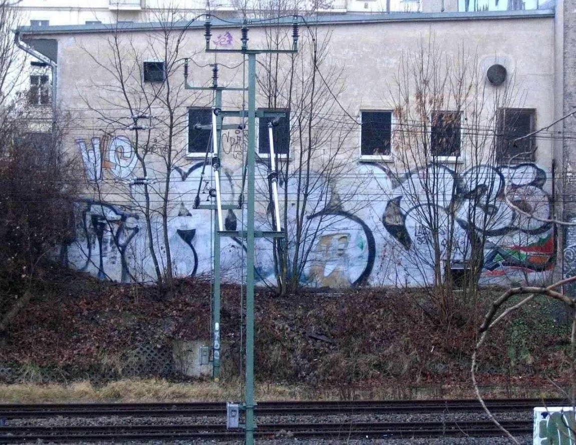 Graffiti Bombing in Berlin - Photo by Schmierfink030 - abc