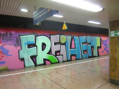 Graffiti Train - Photo by Schmierfink030 - FREIHEIT